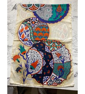 KEÇESİZ İPEKSİ ŞAL KOD: VANENSİS 30